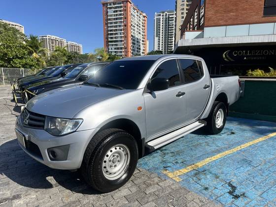 MITSUBISHI L200 TRITON 3.2 GLX 4X4 CD 16V TURBO INTERCOLER DIESEL 4P MANUAL MITSUBISHI L200 TRITON 3.2 GLX 4X4 CD 16V TURBO INTERCOLER DIESEL 4P MANUAL